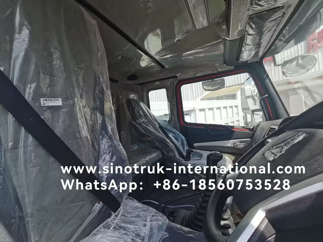 Sinotruk Hohan New Howo Tipper Dump Truck N7 8 × 4 12 Wheels 380Hp Lhd Or Rhd With Tarpaulin U Type Container