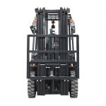 2.5 Ton Diesel Forklift Truck High Efficiency With Penumatic Forklift Tire