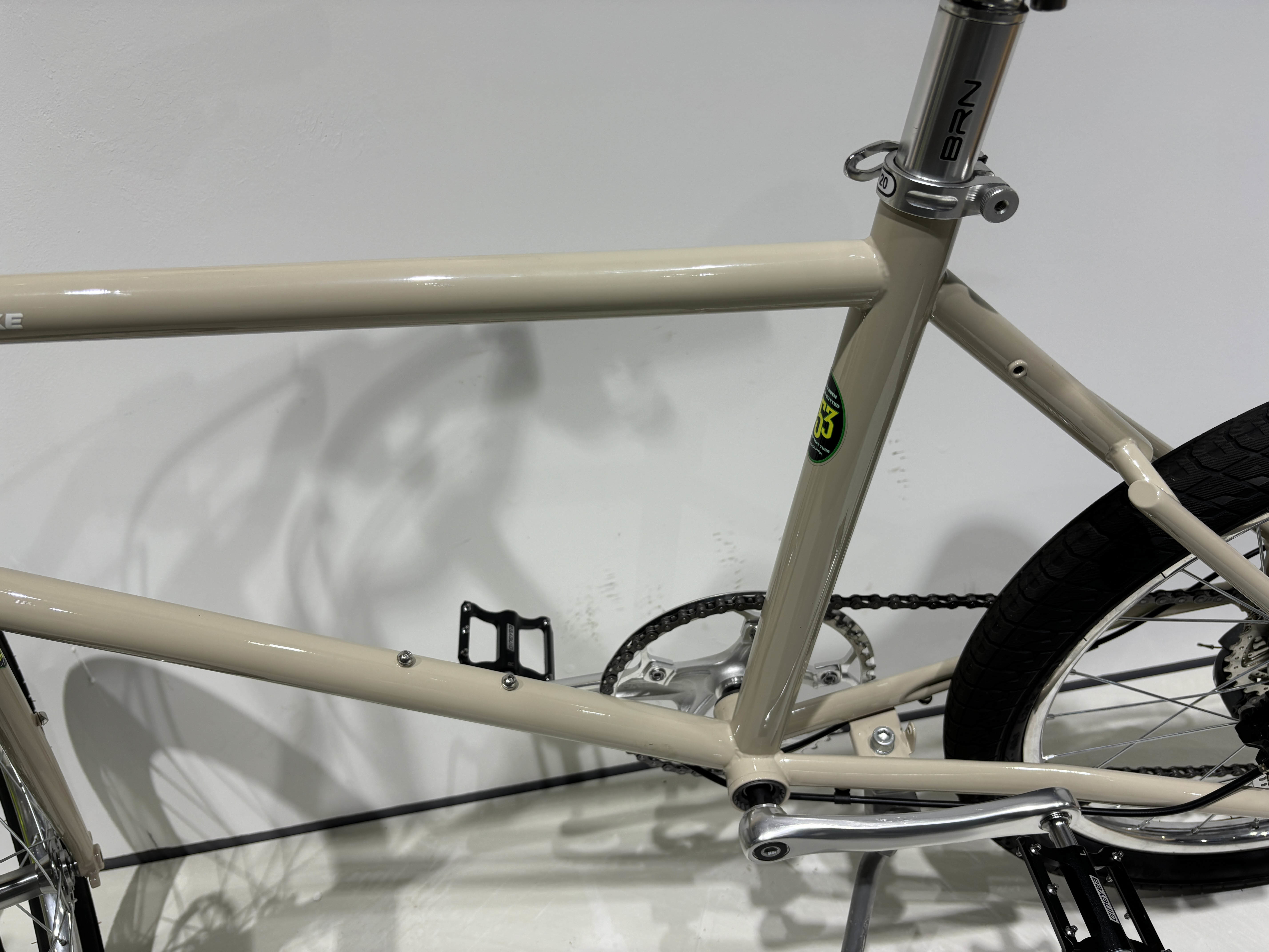 20 Inch Steel Frame Mens Hybrid City Commuter Bike With Single Speed
