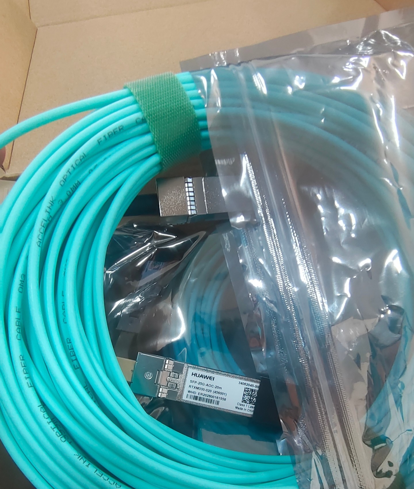 SFP-25G-AOC-20m Huawei Active Optical Cable Assembly, SFP28 AOC, 25.78125G, 0.02km, A