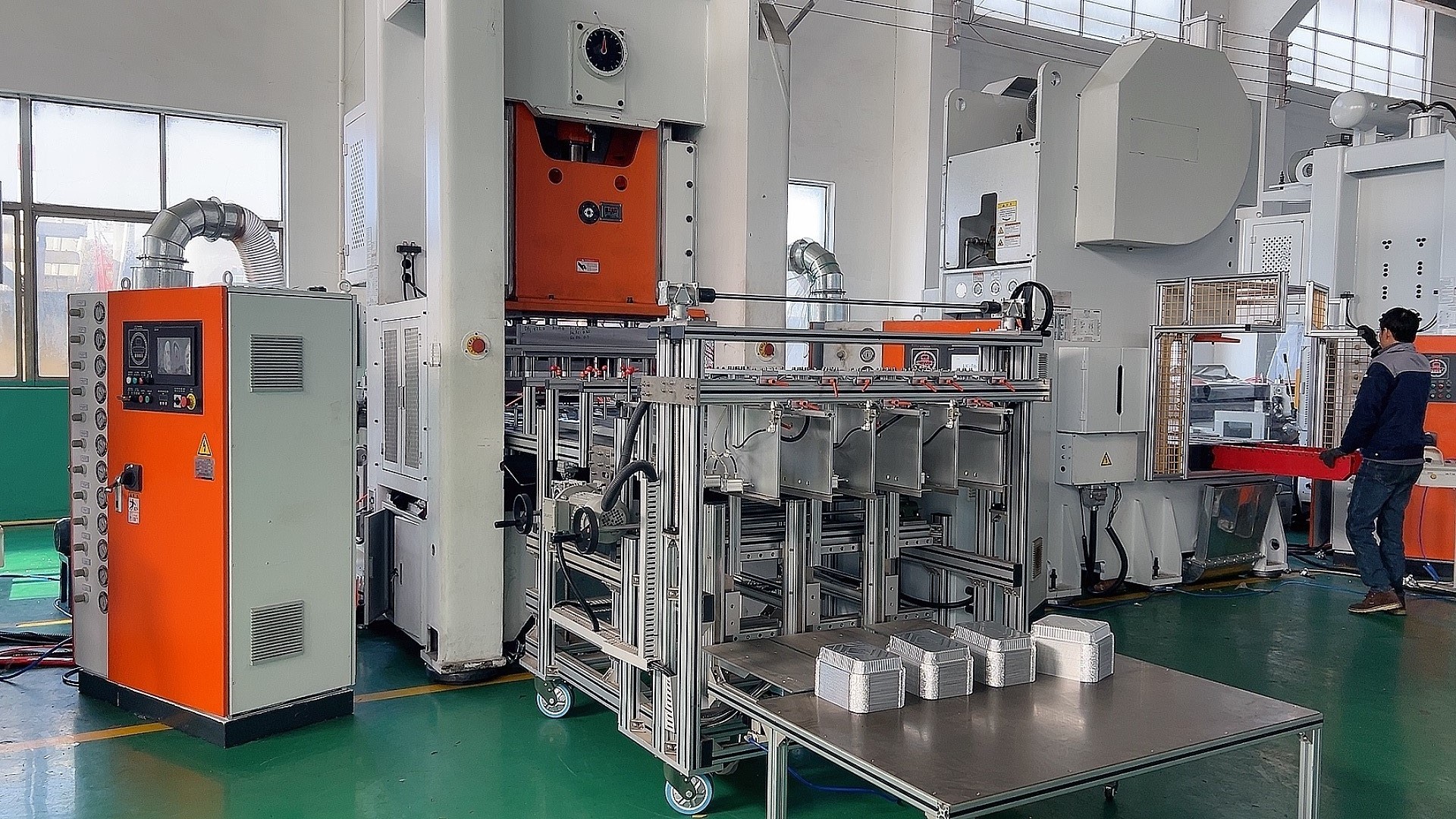 Electrical Automatic Aluminum Foil Tray Making Machine For High Productivity Production Line