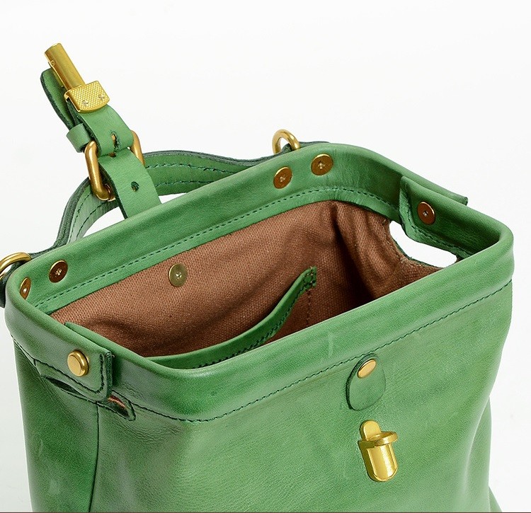 Doctor Red Vegetable Tanned Retro Full Grain Leather Handbags