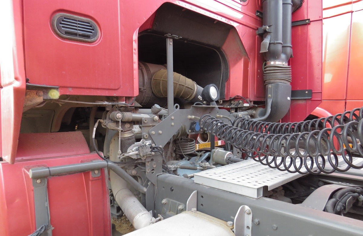 6x4 6X2 Sinotruk Howo Tractor Truck 336 HP Tractor Trailer