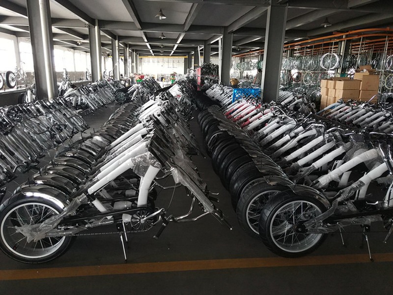 Men's 20-24 Inch Chopper Bike with Fork Suspension and Customizable Options