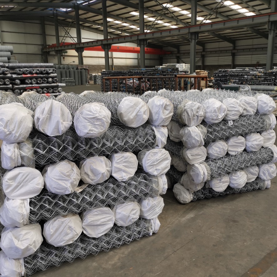 Wholesale Price Diamond Hole Chain Link Mesh Rolls Garden Chain Link Fence For Garden Decoration
