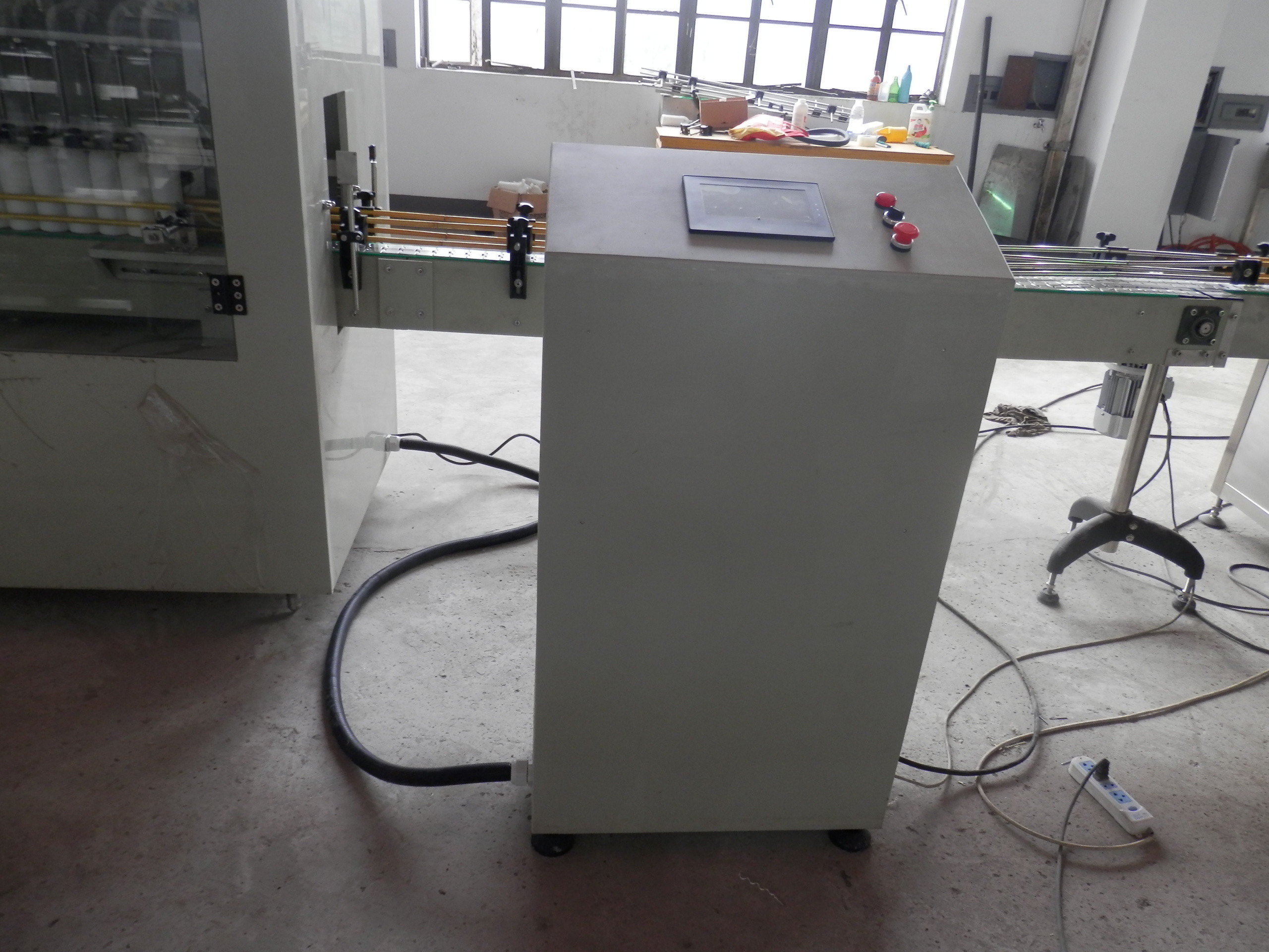Automatic Linear Straight Bleach Thinner Bottle Filling Capping Labeling Packing Machine
