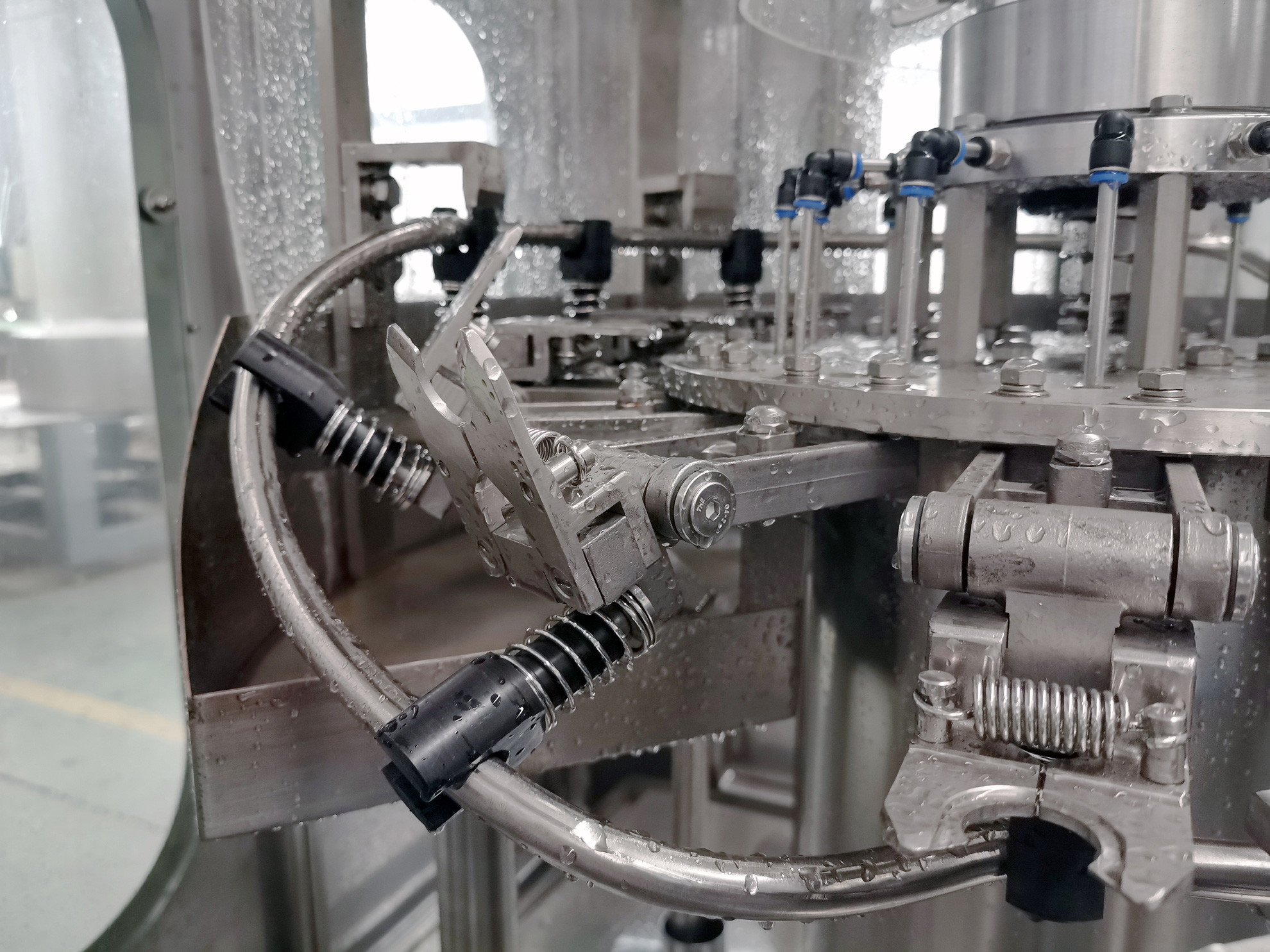 CE Passed Filling Machine Parts Plastic Guide Fork Of Bottle Rinsing Gripper
