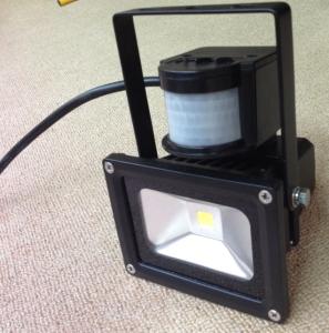 China IP65 LED floodlight PIR sensor CE&amp;ROHS approval wholesale
