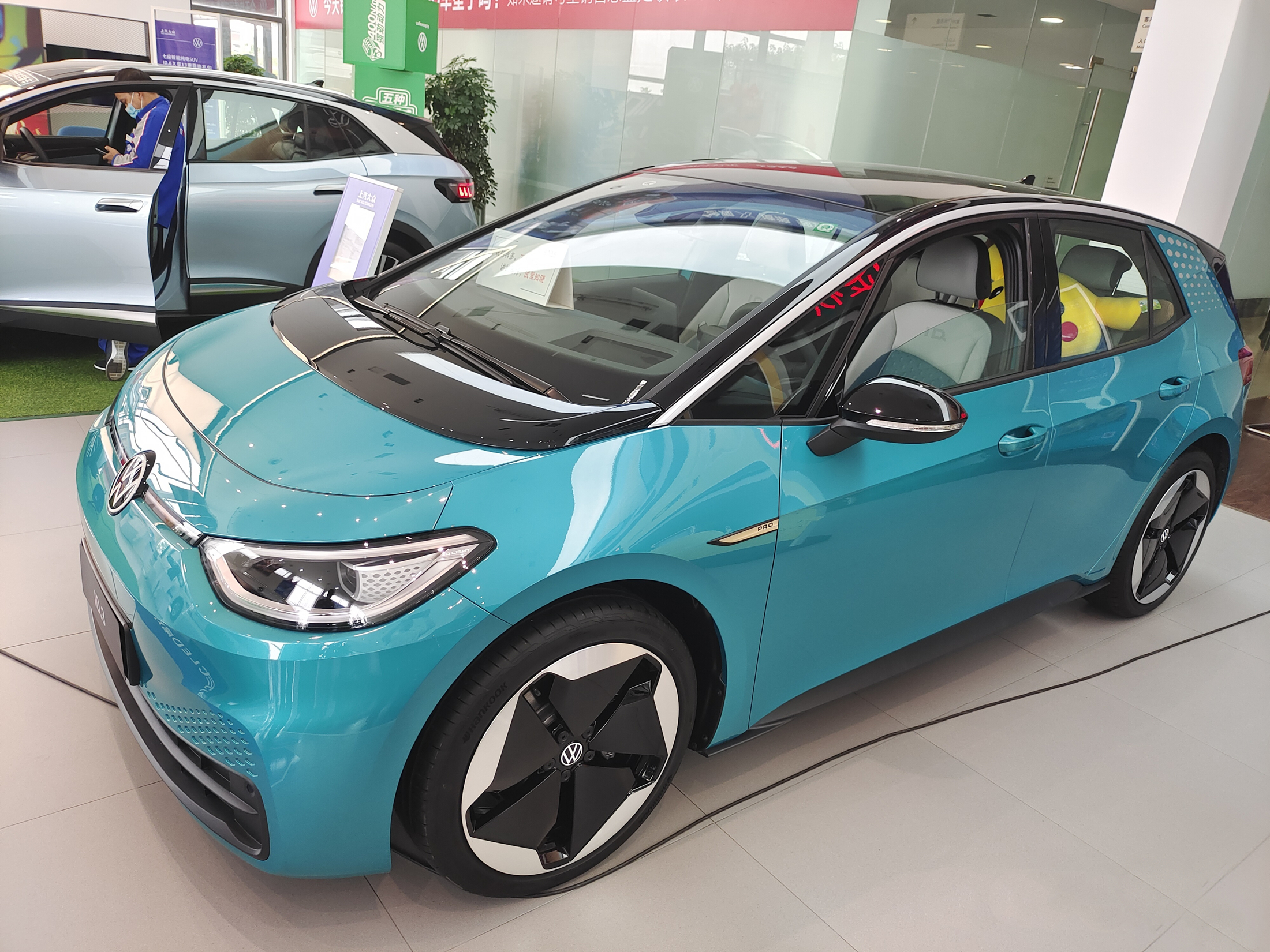 Volkswagen RWD Hatchback ID3 2024 Prime Electric Car 0km Used with 450km Pure Electric Range and 170 Horsepower Motor