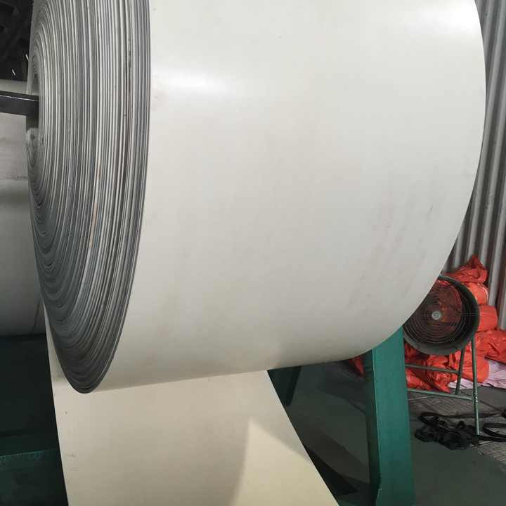 NN100 NN150 NN200 White Rubber Conveyor Belt with Wide Bandwidth for Versatile Applications