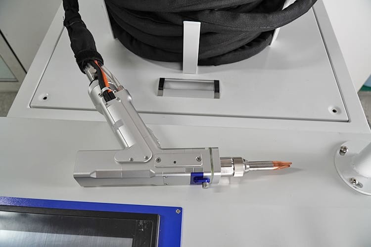 WSX Head Battery Laser Welding Machine , 50kHz Handheld Battery Spot Welder