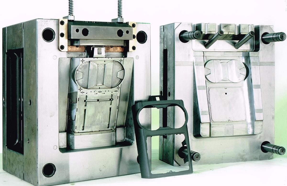 Panels Molding Precision Injection Mould PC + ABS Material For Electronic Appliance