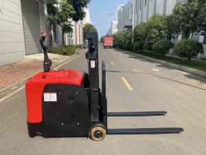 China 2 Ton Electric Reach Truck Polyurethane Tire 1400mm Wheelbase wholesale