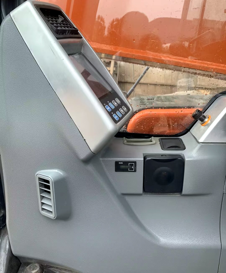 Good Condition 30 Ton Used Doosan DX300 Excavator in Korea 2020 1.27 m3 Bucket Capacity
