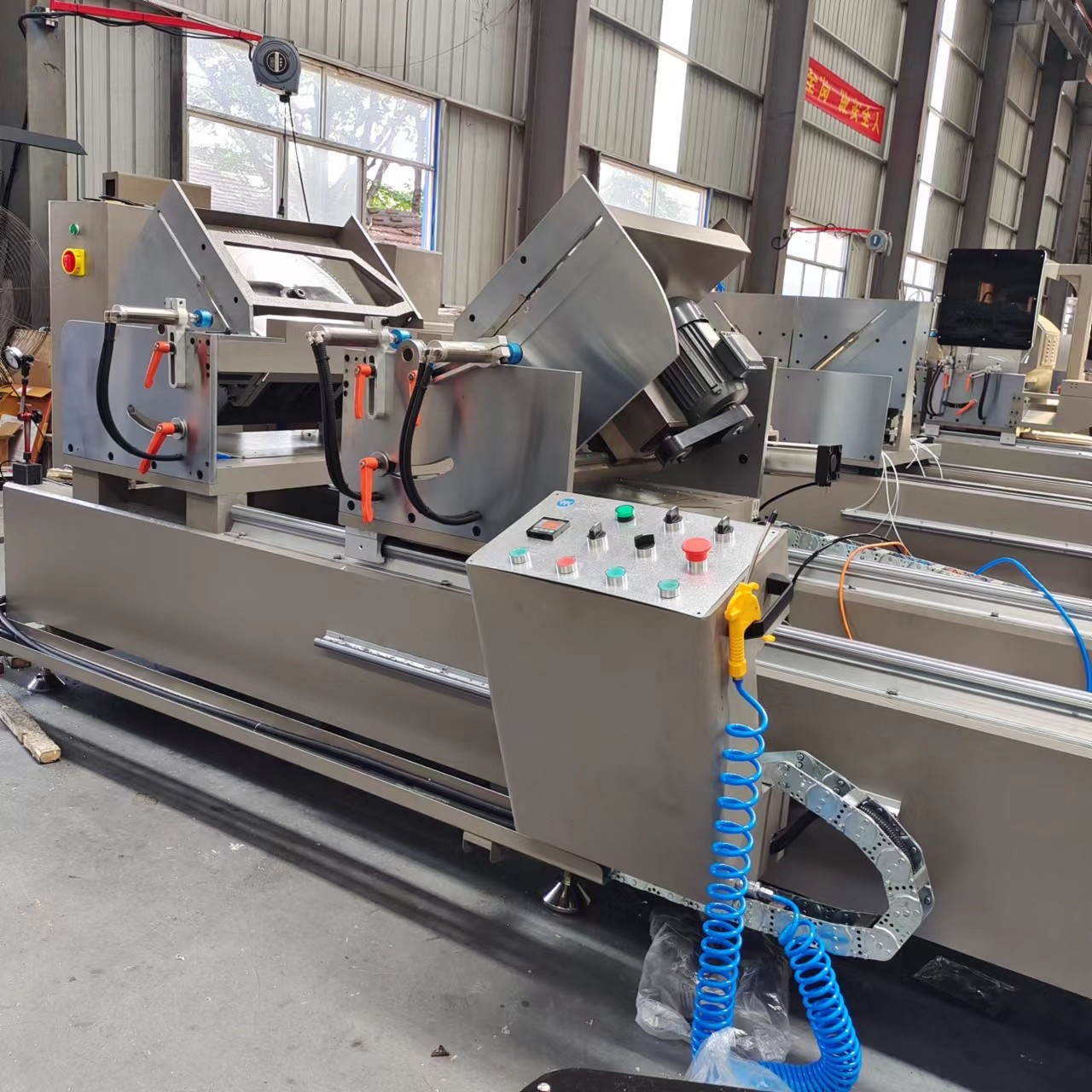 Digital Display Double Head Mitre Saw With 600mm diameter saw blade cutting 45 and 90 degree