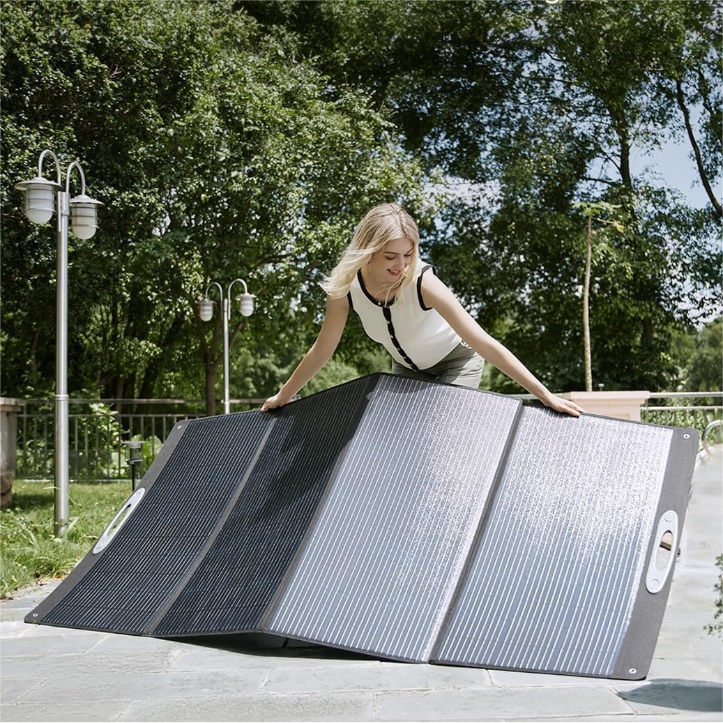 Black Solar Folding Bag With Short Circuit Current Of 13.3A And Waterproof Functionality
