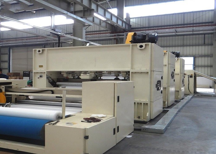 Blanket Non Woven Fabric Manufacturing Machine Needle Punching Machine For Felt