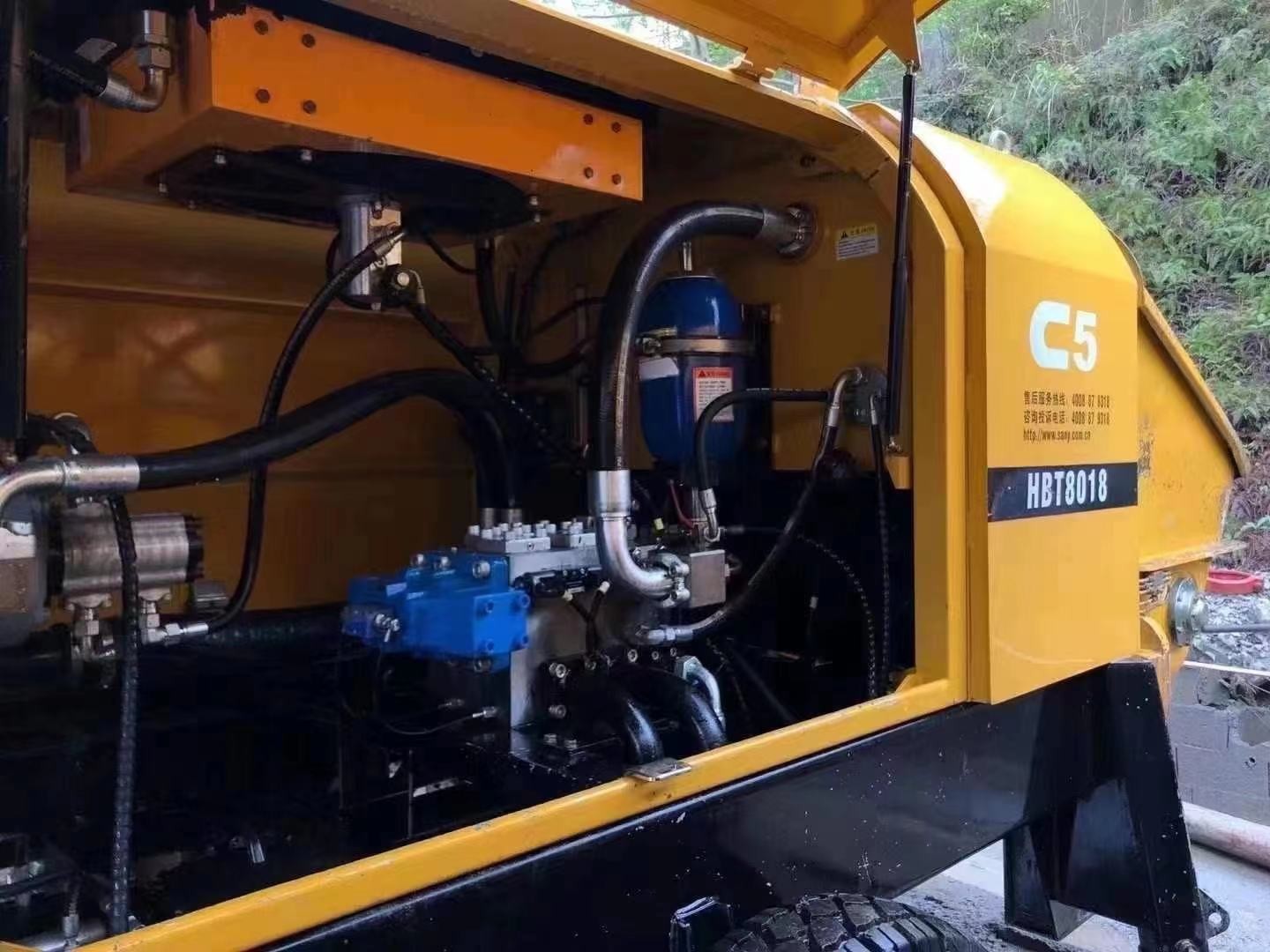 Shacman 7260×2125×2685 Used Concrete Trailer Pump HBT8018 ISO9001 CE