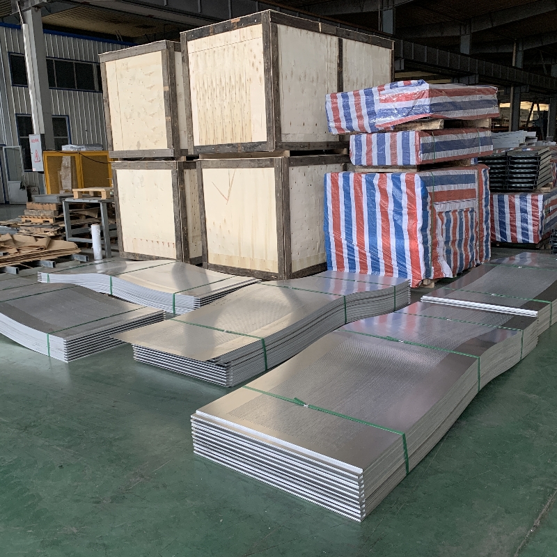 Outdoor Triangle Welded Mesh 3D Fence Galvanized Fence for Highway 830mm-2530mm Height