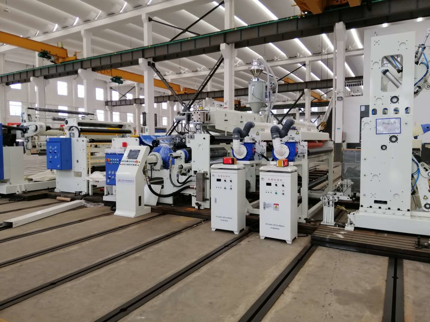 Flute Corrugated Board Automatic Extrusion Lamination Machine , High Speed Hot Lamination Machine In White and Blue