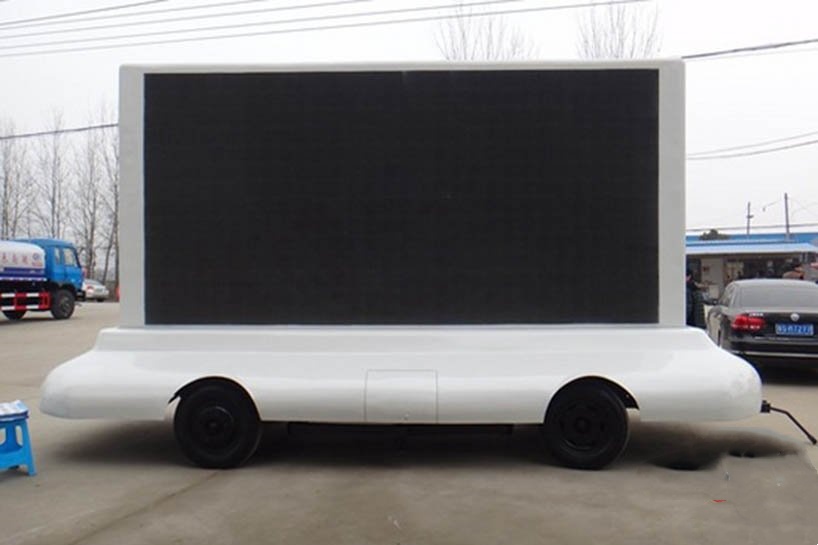 Traction Led Advertising Vehicle 2ton 4*2m LED Screen Trailer Mobile Advertising Truck