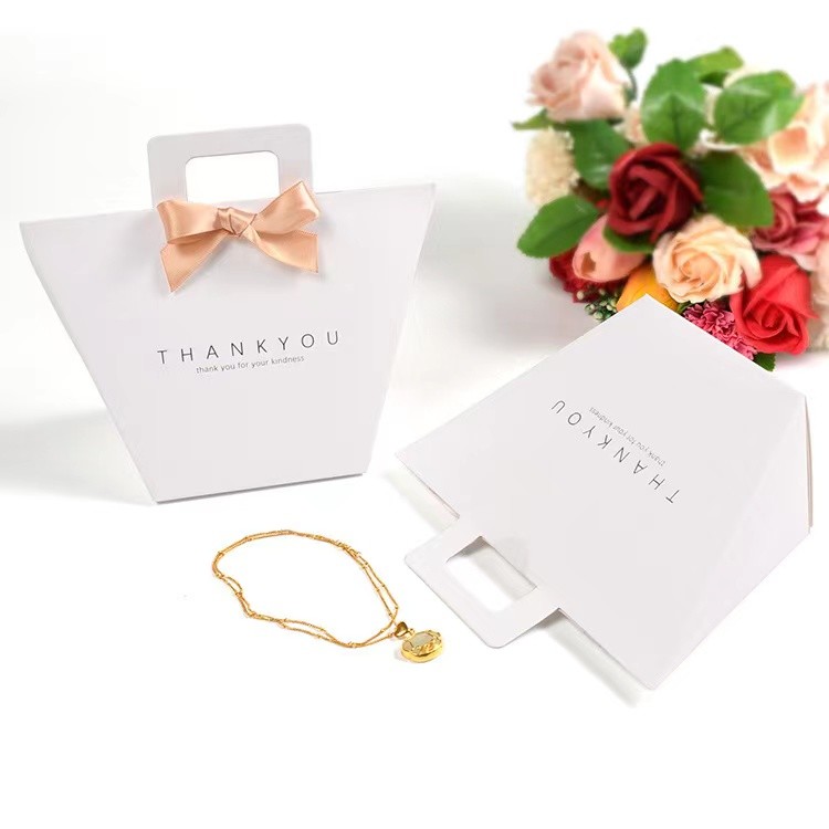 Custom Logo White Kraft Present Paper Bags 9.5*9*12cm French Gift Bag With Ribbon