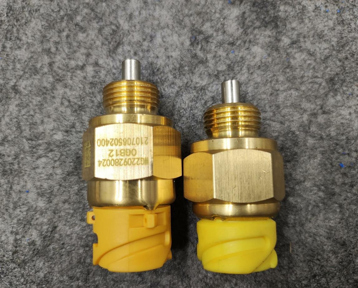 Sinotruk HOWO Heavy Truck Spare Parts AZ2209280024 Pressure Switch for Metal Repair/Replace Purpose