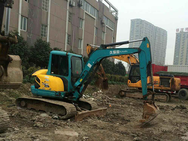 used Kubota Mini excavator original second hand small excavator Kubota 161 are on sale