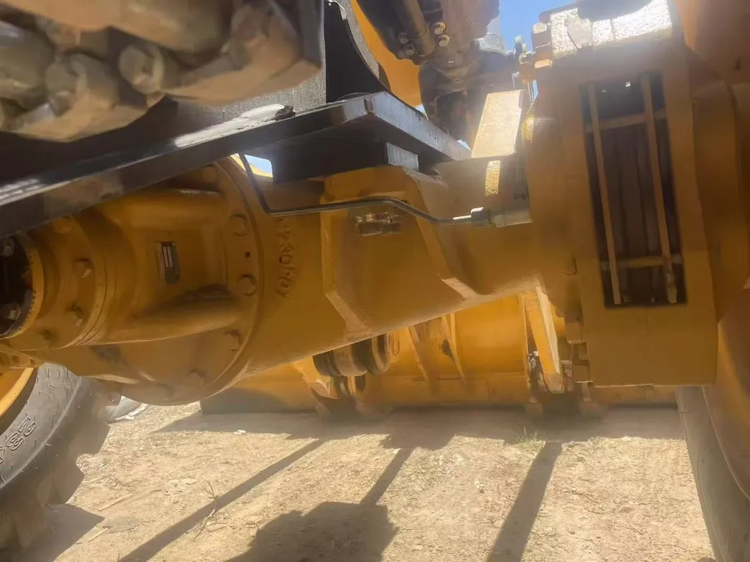 Used Sdlg956 Loader Hot Selling Large Capacity Engineering Construction Digging Force Payloader Loader with Low Fuel