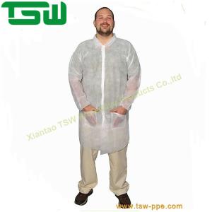 China Hydrophobic Nonwoven Disposable Lab Coat With Zip Closure wholesale