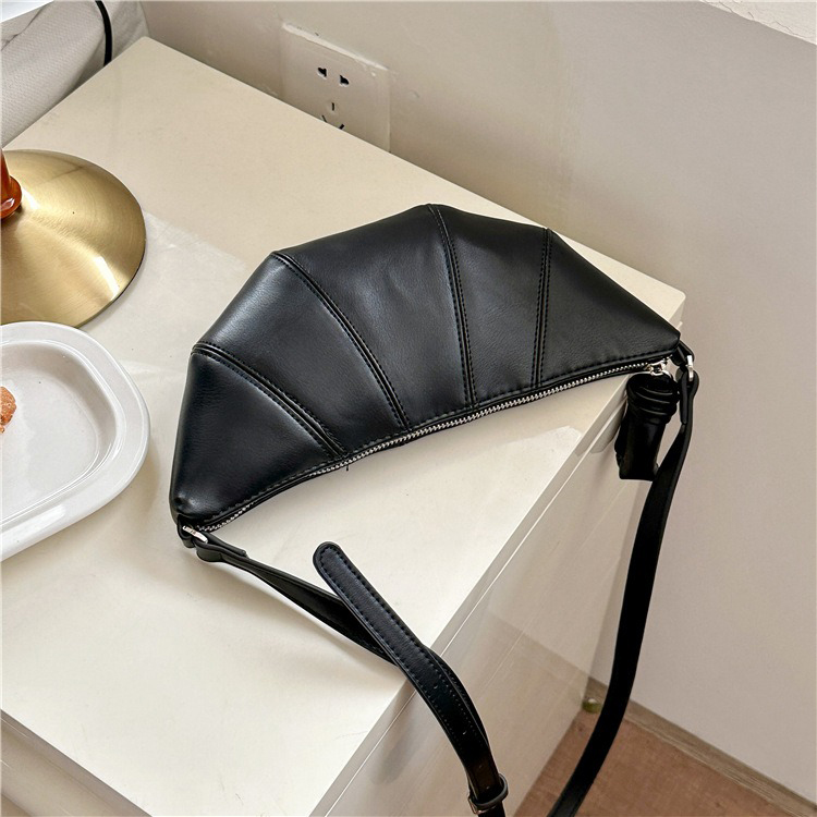 Lady Korean Shoulder Messenger Bag All Seasons Cute Dumpling Bag PU Leather Moon Bag