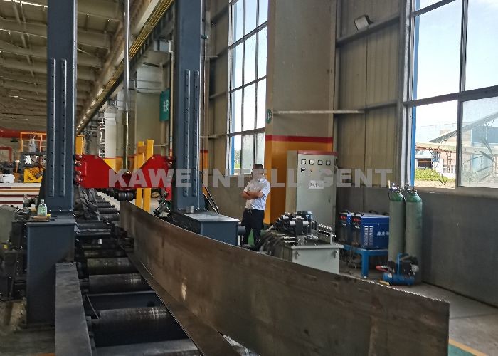 Heavy Duty H Beam Welding Line Machine With Mechanical Arm