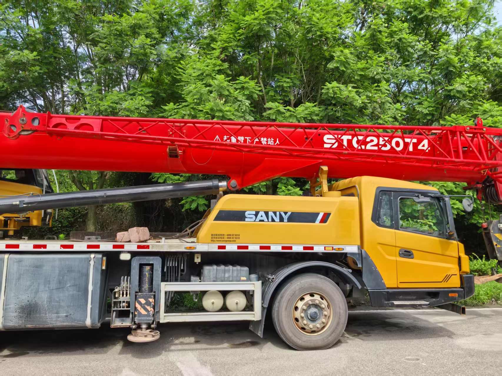 Used 2019 Sany Truck Crane for Heavy Lifting 25 Tons and 35 Meters Main Boom Length