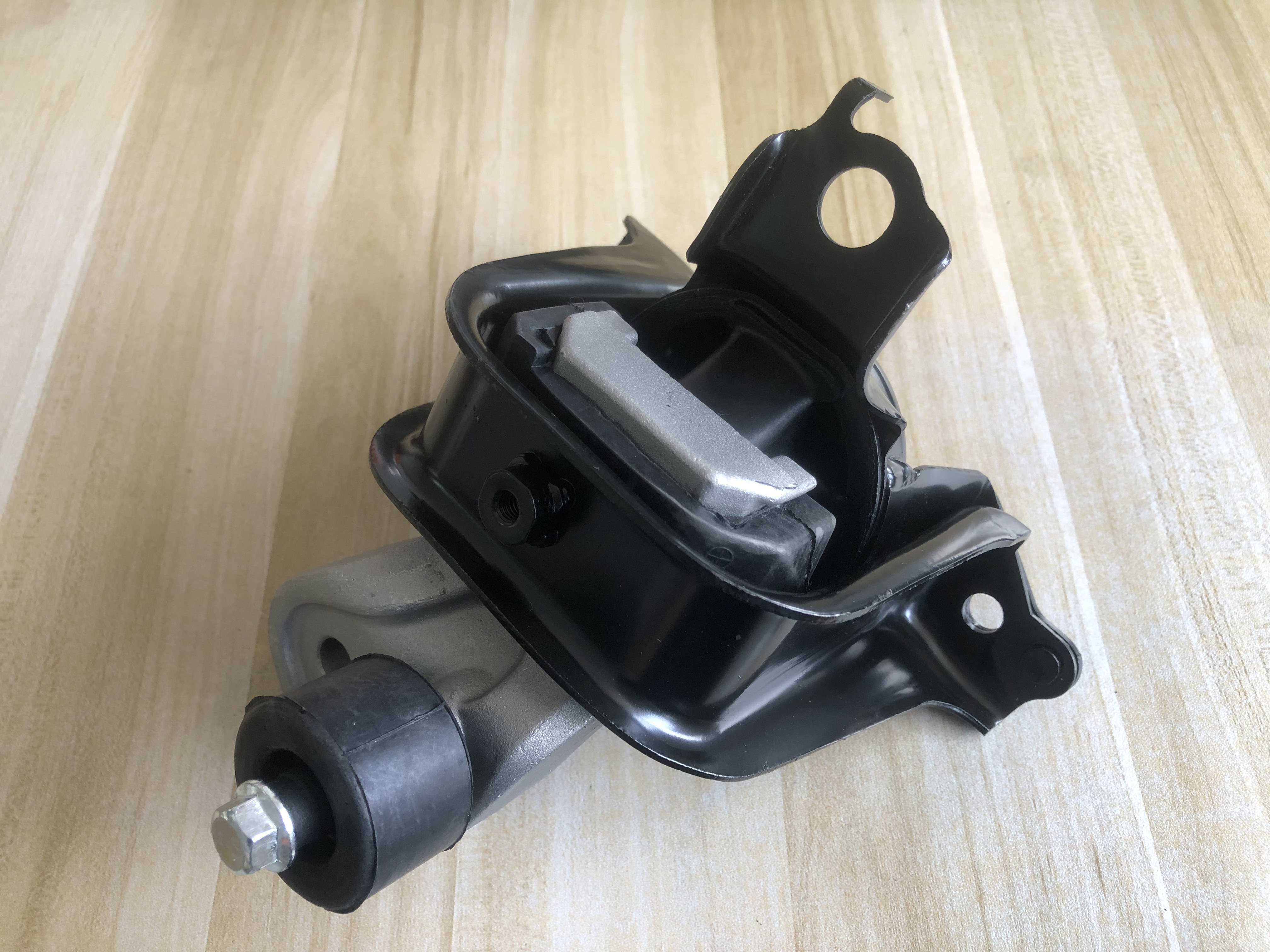 12305-0M030 12305-21060 Car Right Engine Mount For Toyota Platz 1999-2005