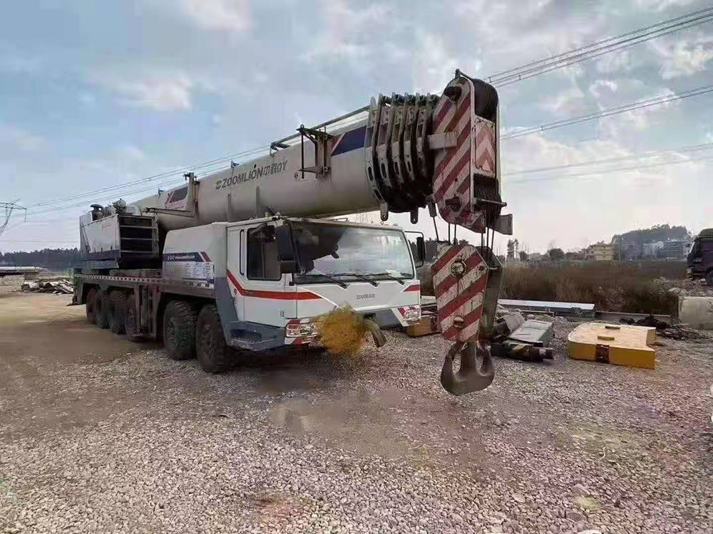 Construction Machinery 150 Ton Truck Crane With 6 Telescopic Sections