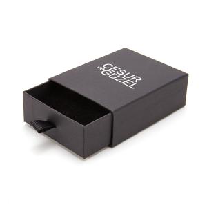 China Essential Oil Cosmetic Packaging Black Cardboard Gift Boxes 3 Ply B Flute Corrugated wholesale