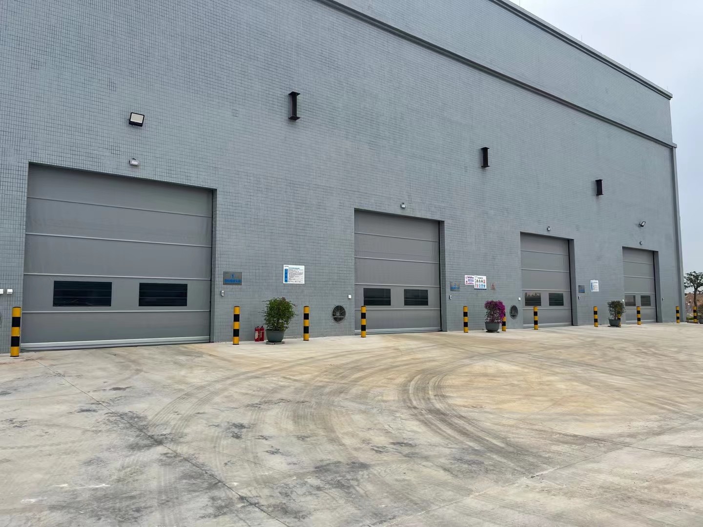 PVC Rapid High Speed Roller Shutter Doors Electric Remote Control With Servo Motor Control
