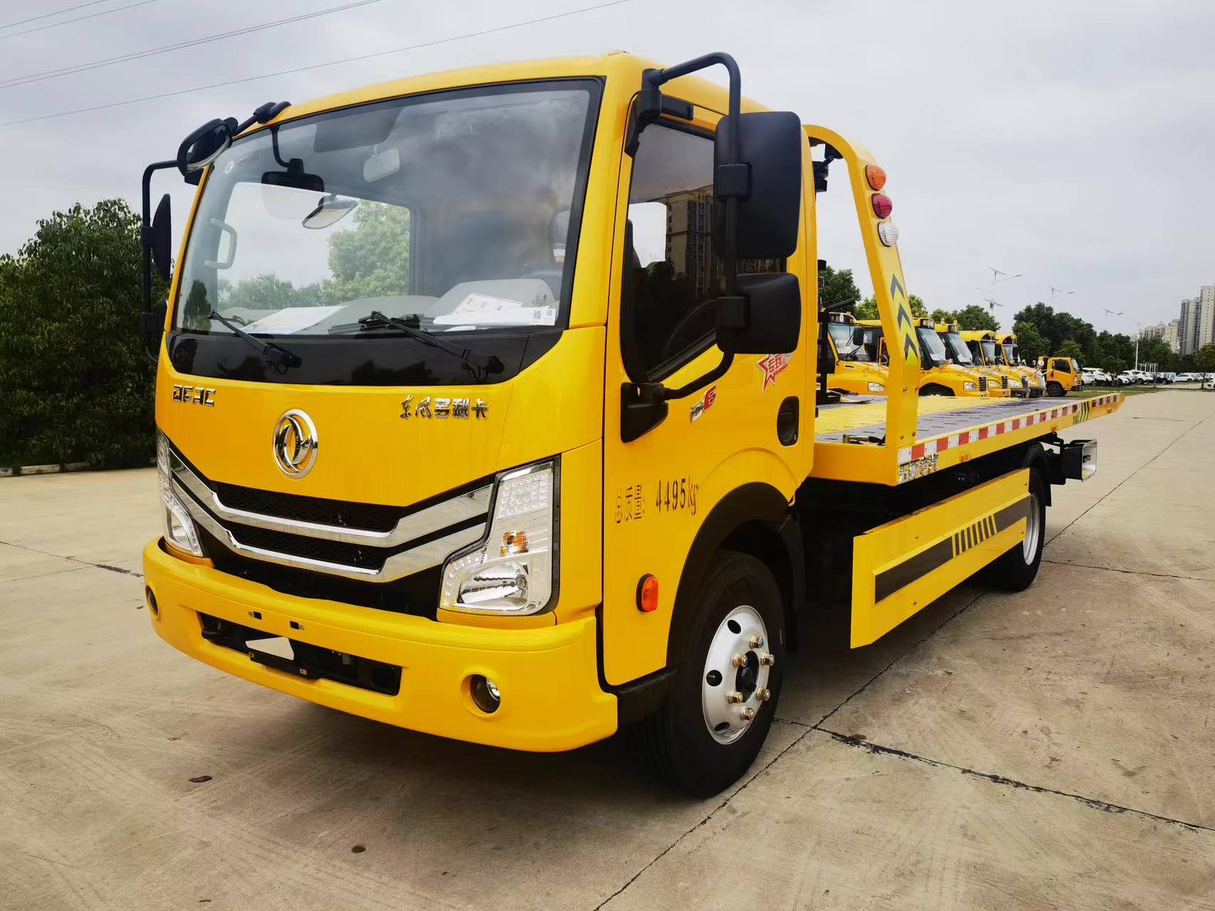 Flatbed Truck 5 Tons Tilting Pallet Trailer for Sale