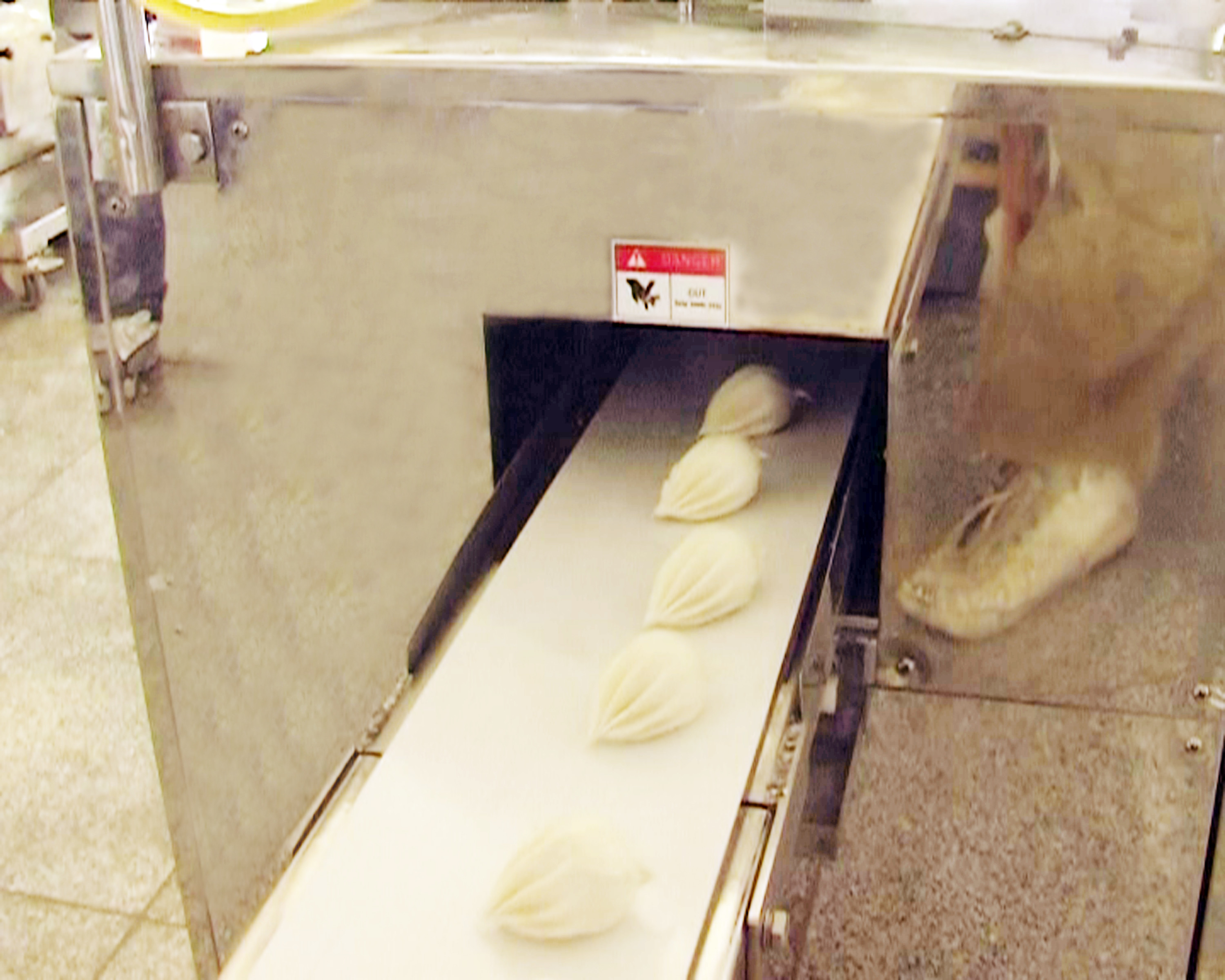 6000 pcs / hour Steamed Stuffed Bun Machine For Meat Pau
