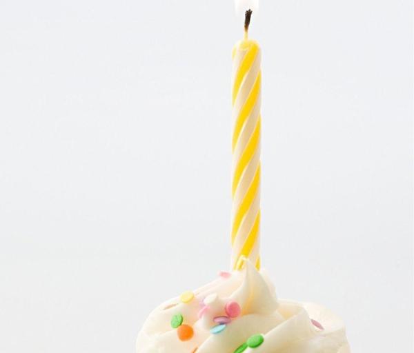 Yellow Color 24Pcs Simple Spiral Striped Birthday Candles With 12pcs Flower