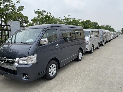 Comfortable Gasoline Powered Commuter Bus With 15 Seats RHD At 130km/H Max Speed