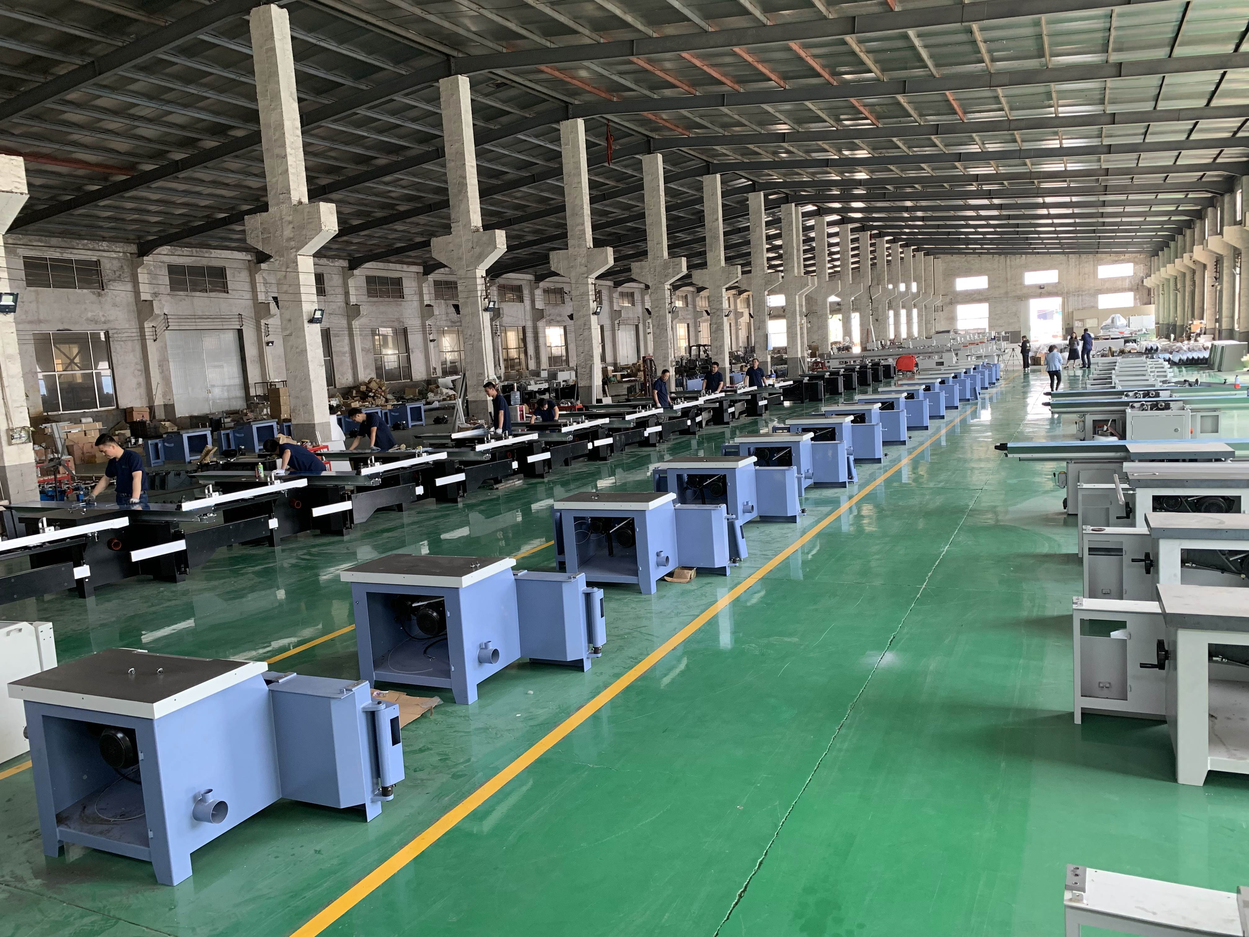 250 KG Precision Woodworking Wood Panel Sliding Table Saw with Video Technical Support