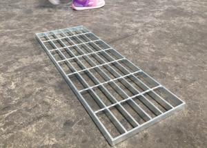 China Non Skid Stair Treads Hot Dip Galvanized Feature ISO9001 Certification wholesale