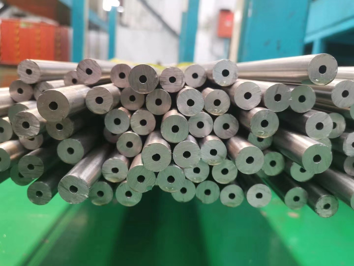 316L Stainless Steel Seamless Steel Pipe ASTM A312 TP316L DIN1.4404 SUS316L Hollow Bar Machinery Industry
