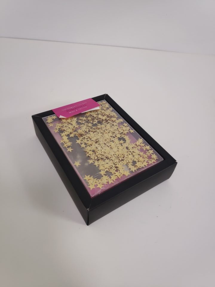 Beautiful customized cosmetic paper packaging box with plastic innertray