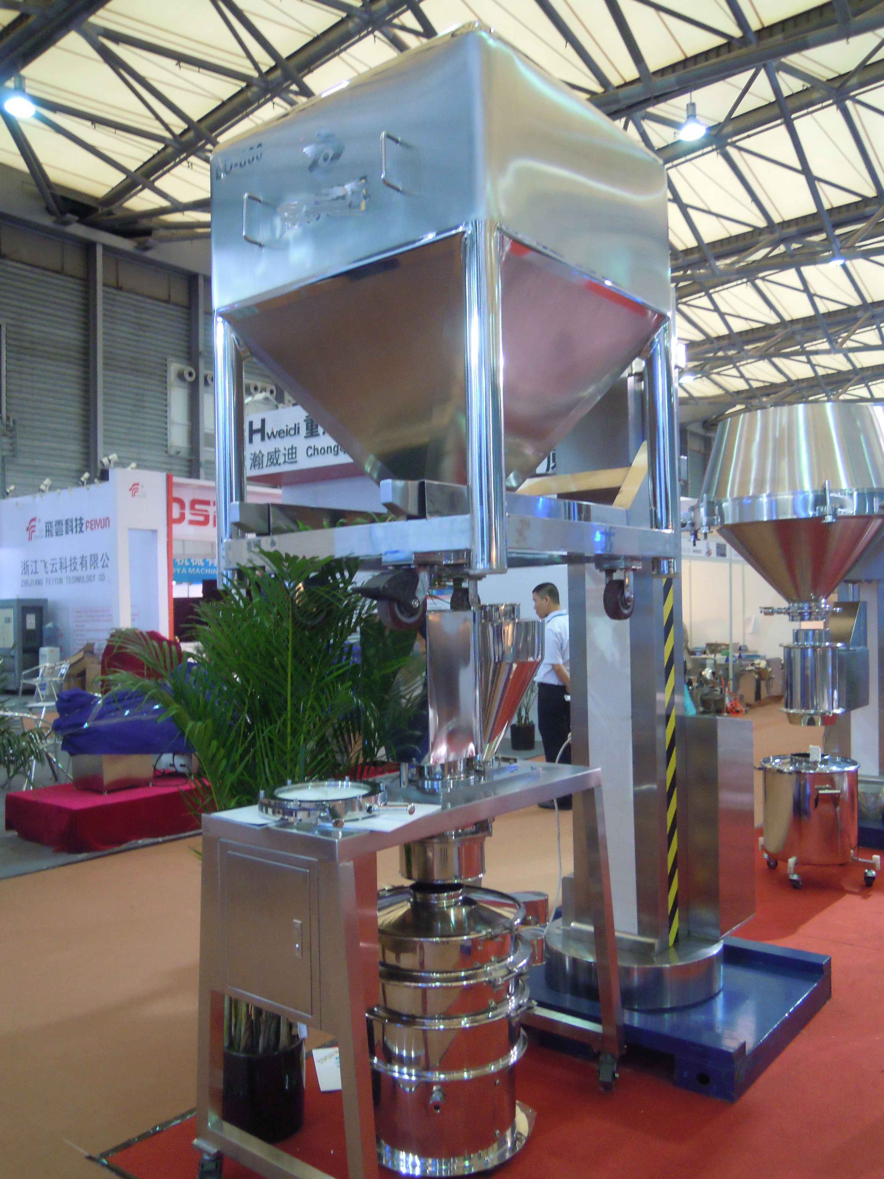 Single Arm Hopper Industrial Mixing Machine Button Control High Efficiency