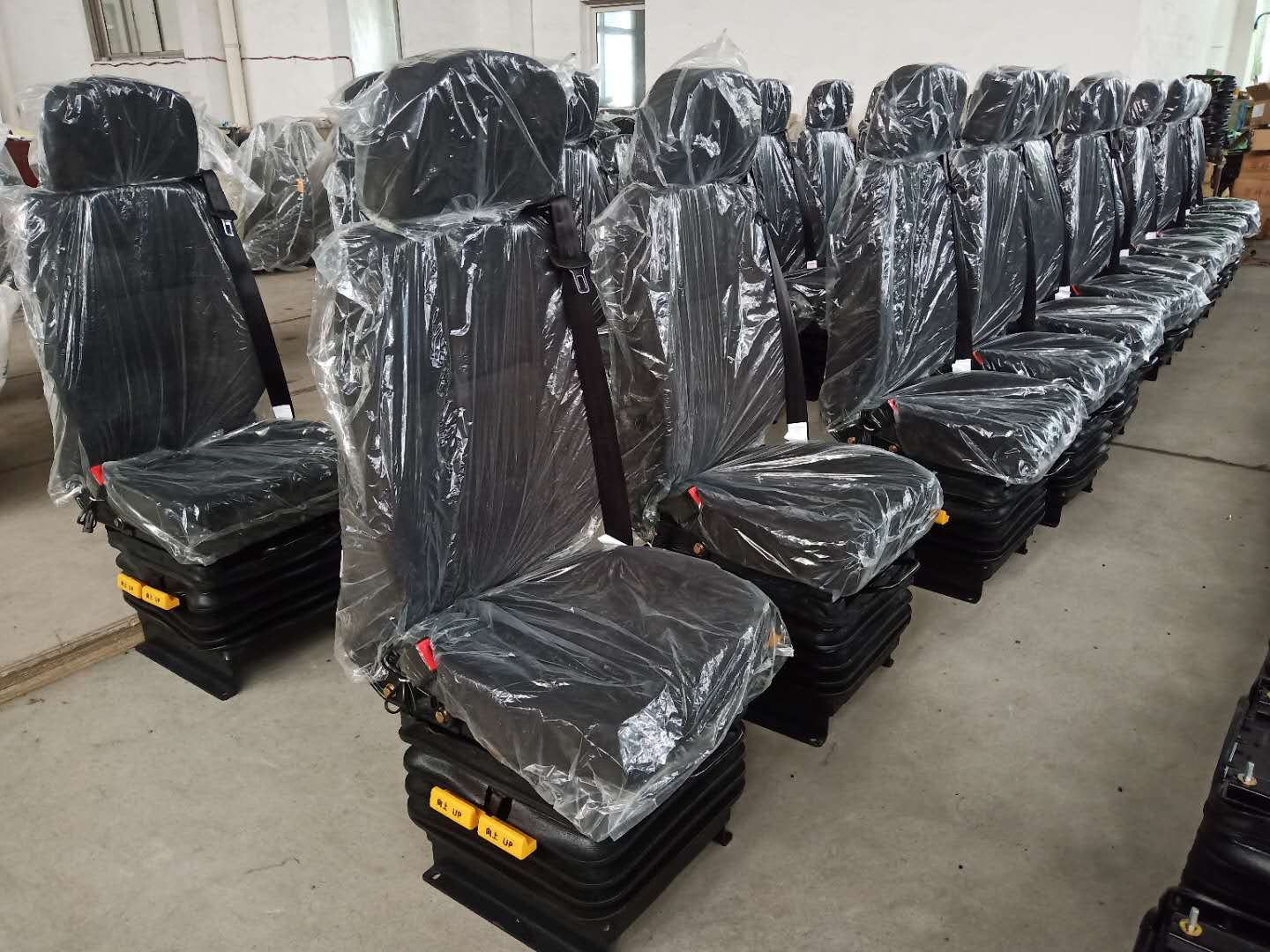 Leather Truck Seat Air Suspension Heavy Truck Duty for Volvo and Scania Standard Size
