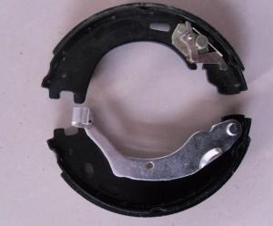China Rear Brake Shoe Kit LAND ROVER RANGE ROVER SPORT DISCOVERY III OEM LR031947 wholesale