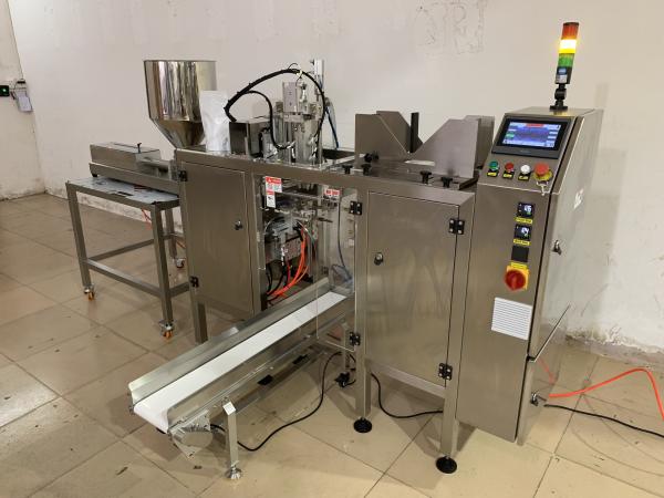 Premade Pouch Packing Machine15 Bags / Min Oil Liquid Food Pouch Filling Sealing