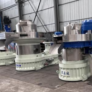 China Automatic Grease Pump Wood Pellet Making Equipment 220kw Grass Pellet Machine wholesale